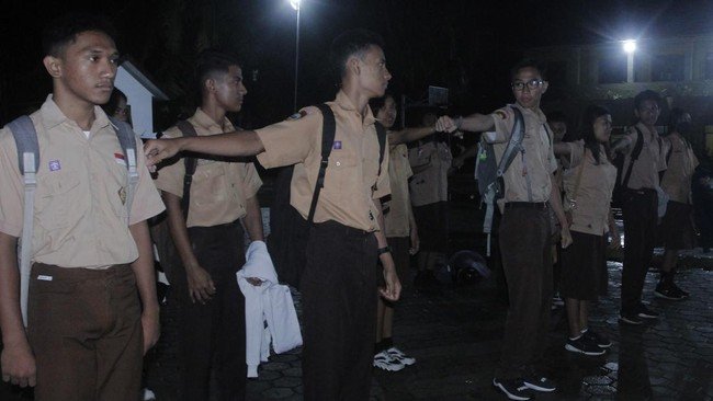 podiumnews.com-Dampak Siswa Aturan Sekolah Jam 5 Pagi